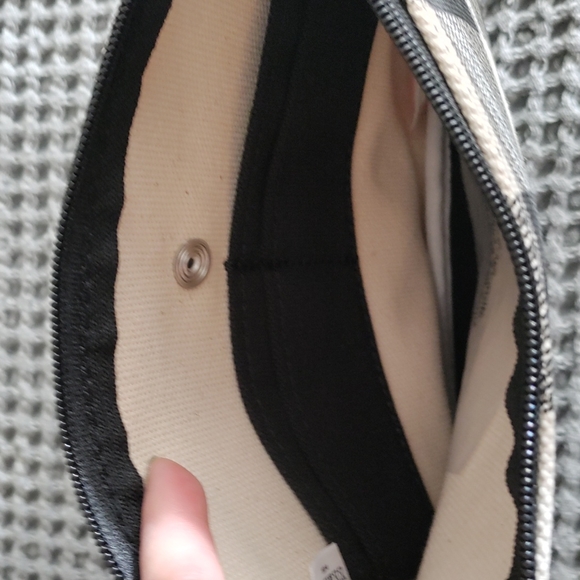 Pouch Wristlet Tablet holder - Picture 4 of 4